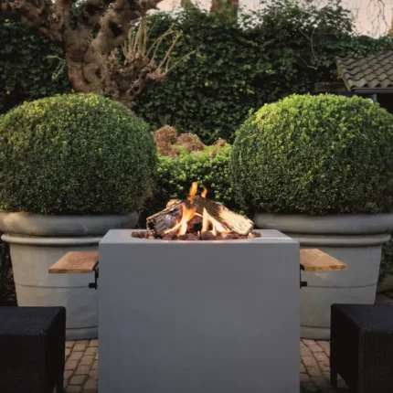 Mesa de exterior Cocoon rectangular pequeña 80x60x40